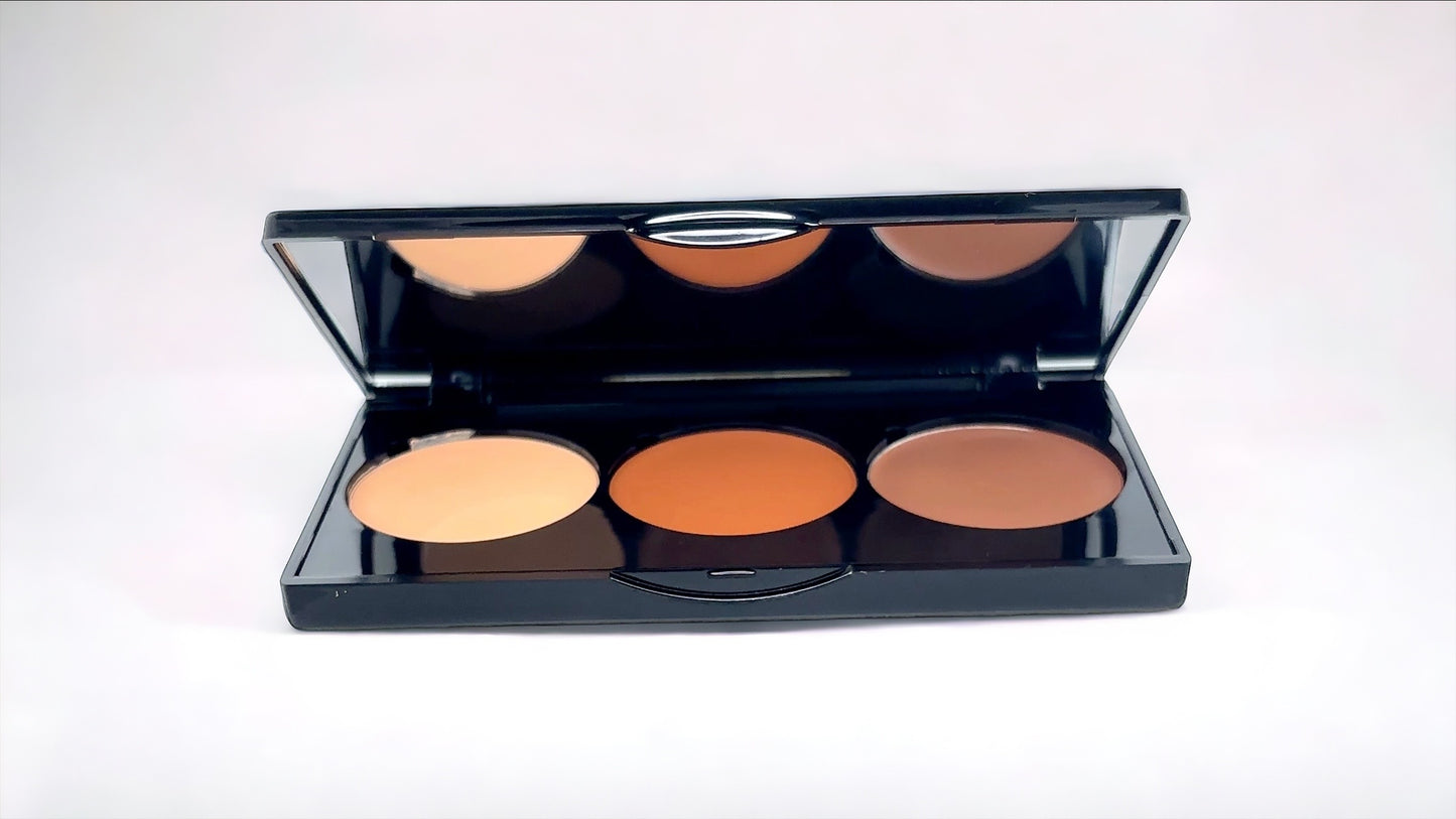 Cream Contour Palette .blendable formulas to correct and smooth imperfections