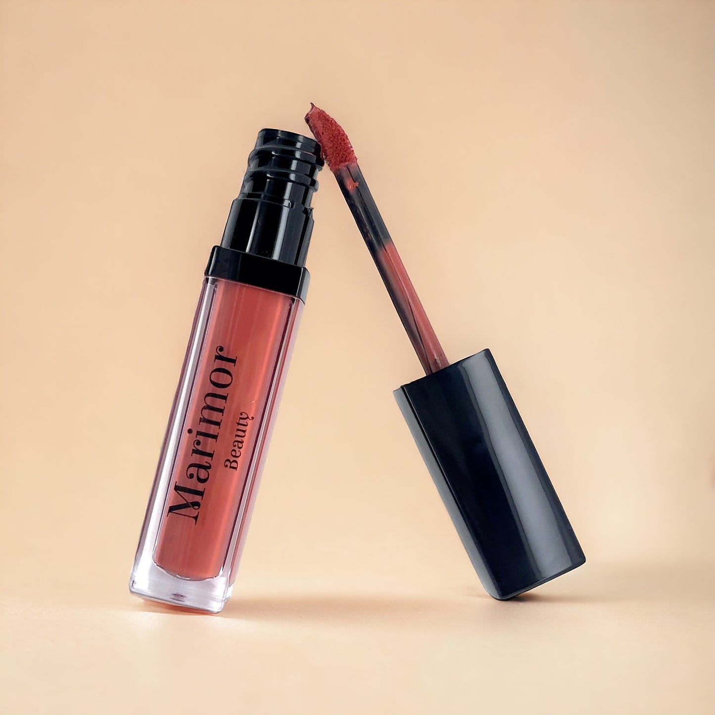 Rosed Hush: Elegance Embodied in Velvet Red – A Luxurious Matte Lipstick Experience